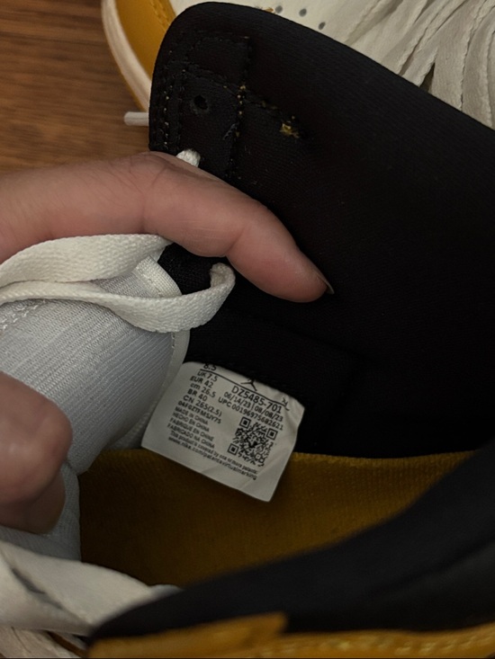 Jordan 1 Men's Retro OG High Sneakers Ochre - Picture 7 of 7